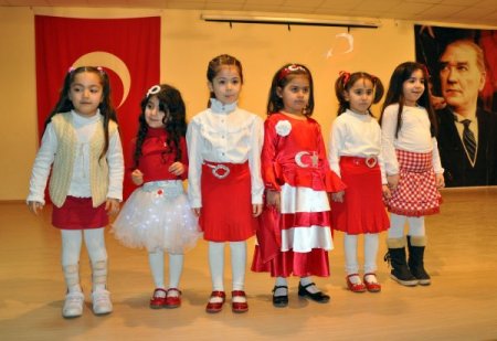 İstiklal Marşı okuma yarışmasında Erdem Koleji birinci oldu