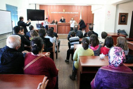 İstiklal Marşı'nı okurken hıçkırıklara boğuldu