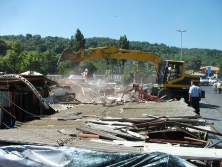 İstinye Sahilinde Olaylı Yıkım