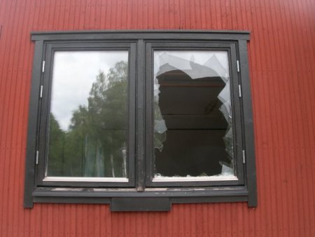 İsveç'te Cami Barakalarına Saldırı