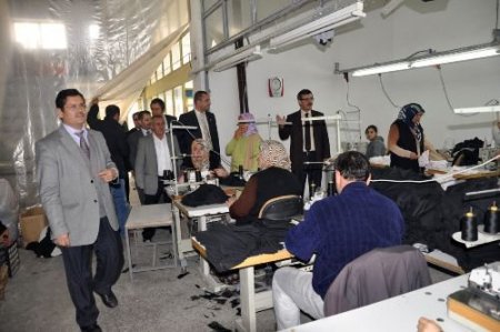 İsveç'teki Kayak Merkezlerinin Gözlük Kılıfları Selendi'den Gidiyor