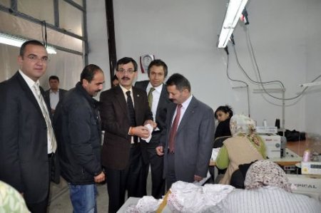 İsveç'teki Kayak Merkezlerinin Gözlük Kılıfları Selendi'den Gidiyor