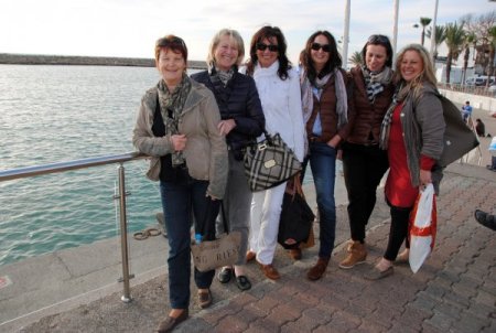 İsviçreli mimar ve moda tasarımcısı bayanlar Side'yi gezdi