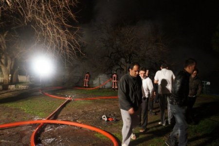 İşyeri yanan kadınlar gözyaşlarına boğuldu