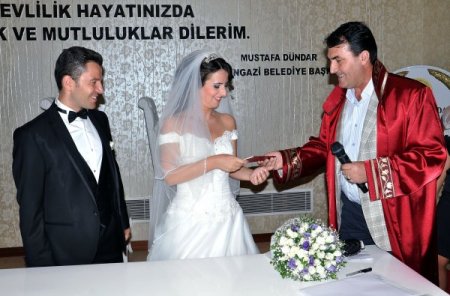 İtalyan genç bayan staj için geldiği Bursa'da, gelin olarak kaldı