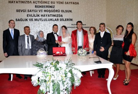 İtalyan genç bayan staj için geldiği Bursa'da, gelin olarak kaldı