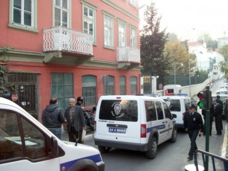 İtalyan Konsolosluğu Önünde Polis Avukat Gerginliği