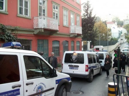 İtalyan Konsolosluğu Önünde Polis Avukat Gerginliği