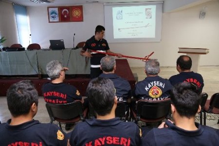 İtfaiye, kurduğu yılan timine eğitim verdi