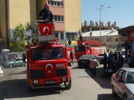 İtfaiye Müdürü Eser: Şehir merkezinde yangına 7 dakikada müdahale ediyoruz