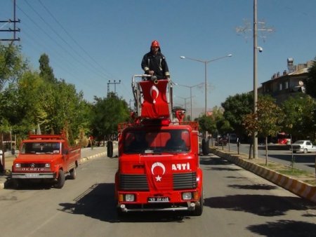 İtfaiye Müdürü Eser: Şehir merkezinde yangına 7 dakikada müdahale ediyoruz