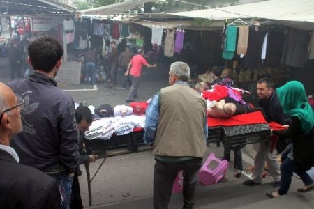 İtfaiye yangını söndürmeye, esnaf eşyaları kurtarmaya çalıştı
