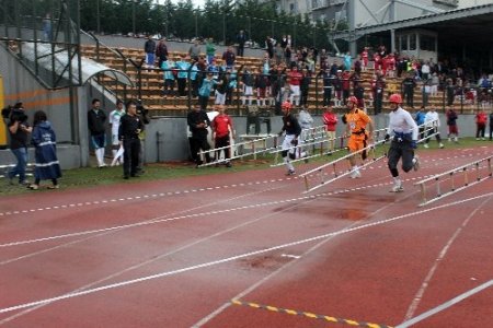 İtfaiyeciler bu kez yarışmada ter döktü