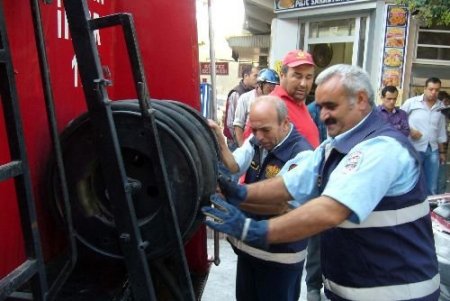 İtfaiyeciler Tören Sırasında Gelen Yangın İhbarına Gitti