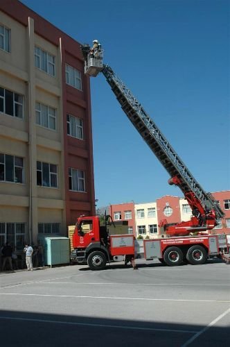 İtfaiyecilik Öğrencileri Tatbikat Yaptı