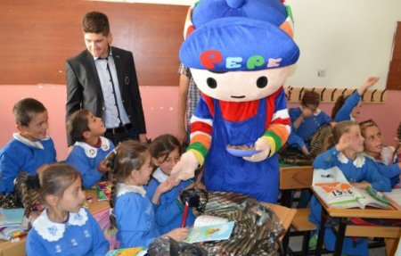 İyilik Elçileri, yüz güldürmeye devam ediyor