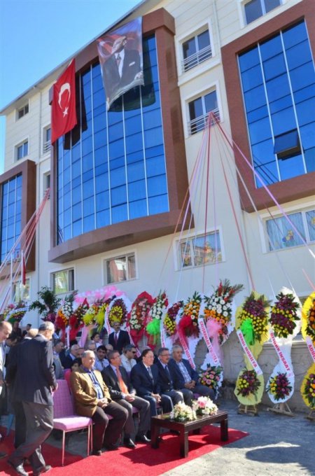 İyimaya, Özel Şefkat Anaokulu ve Güven Kız Yurdu'nu hizmete açtı