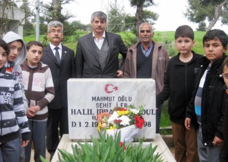 İzciler, şehit mezarını ziyaret etti