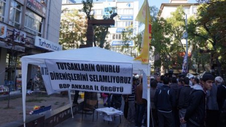 İzinsiz çadır kuran gruba müdahale: 5 gözaltı