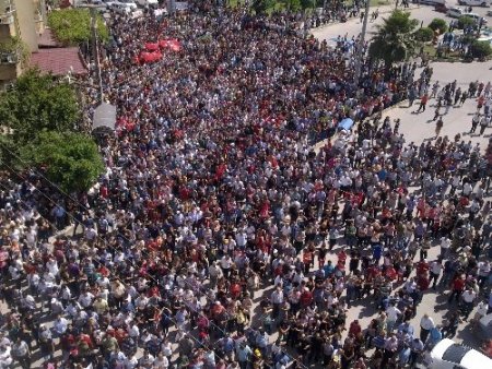 İzinsiz eylemde 'faili meçhul' şekilde hayatını kaybeden Cömert, toprağa verildi