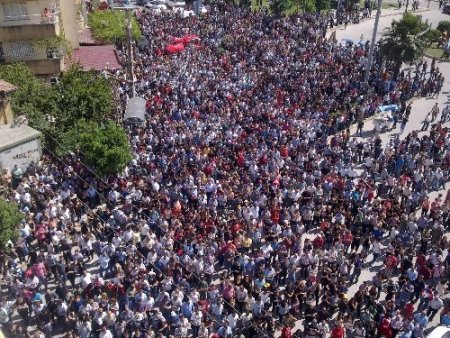 İzinsiz eylemde 'faili meçhul' şekilde hayatını kaybeden Cömert, toprağa verildi