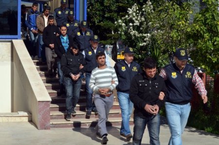 İzinsiz Nevruzda Polise Taş Atan 14 Kişi, Terör Örgütü Üyeliğinden Tutuklandı