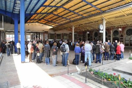 İzlanda'da Patlayan Yanardağın Etkileri İstanbul'a Ulaştı