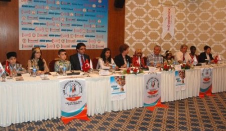 İzmir, Uluslararası Türkçe Olimpiyatları Kültür Şöleni'ne hazır