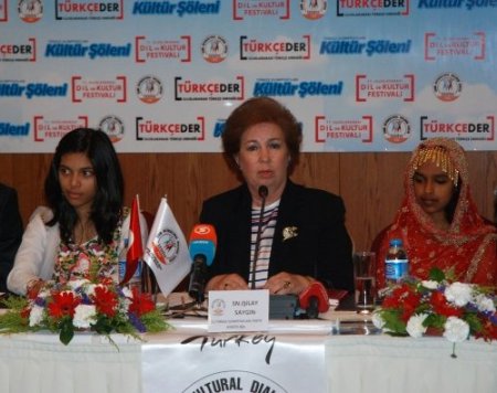 İzmir, Uluslararası Türkçe Olimpiyatları Kültür Şöleni'ne hazır