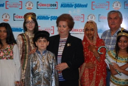 İzmir, Uluslararası Türkçe Olimpiyatları Kültür Şöleni'ne hazır