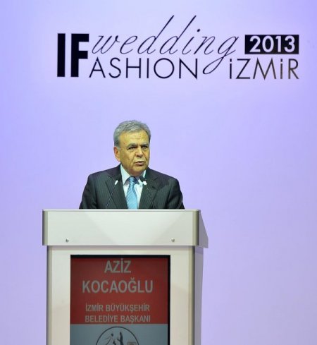 İzmir 7. Gelinlik, Damatlık ve Abiye Giyim Fuarı açıldı