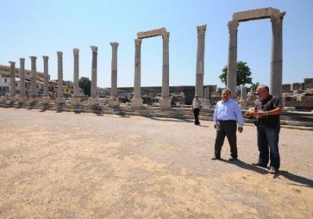 İzmir Agorası'nda Kamulaştırılan Alanlarda Yeni Mozaikler Bulundu