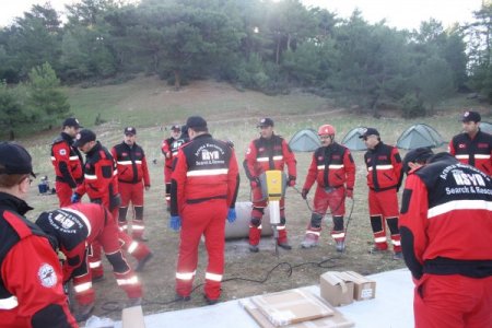 İzmir Asya Arama Kurtarma ekibi, Kaynaklar'da iki günlük kamp yaptı