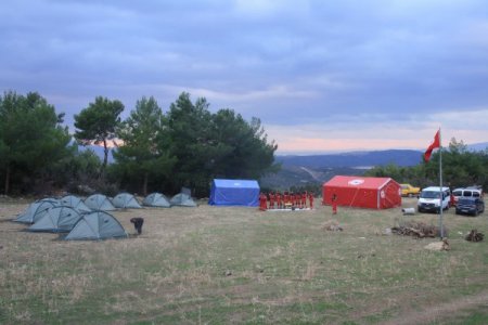 İzmir Asya Arama Kurtarma ekibi, Kaynaklar'da iki günlük kamp yaptı