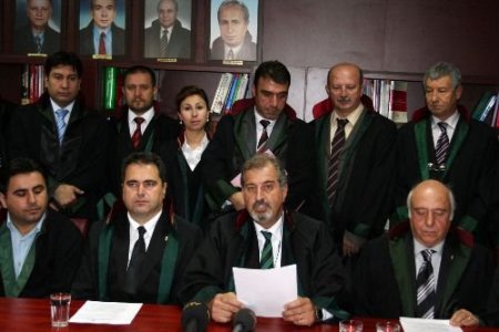 İzmir Barosu, Eminağaoğlu Ve Kaçmaz'a Sahip Çıktı