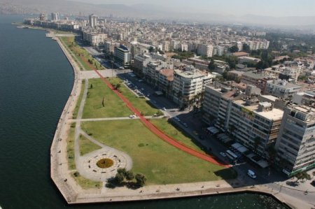 İzmir Büyükşehir, Kordon’daki trafik yasağını anketle çözecek