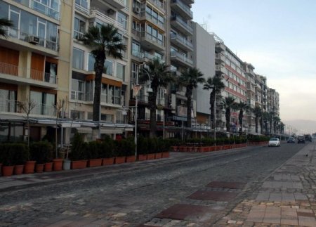 İzmir Büyükşehir, Kordon’daki trafik yasağını anketle çözecek