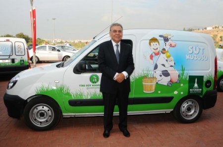 İzmir Büyükşehir, okullarda haftada 2 litre süt dağıtacak