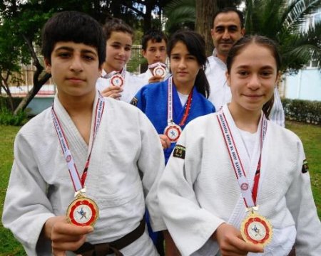 İzmir Büyükşehir, Yıldız Milli Takımı'na 5 Judocu Verdi