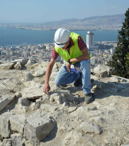 İzmir Büyükşehir Belediyesi, Kadifekale surlarını yeniliyor