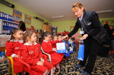 İzmir Büyükşehir Belediyesi 20 bin öğrenciye kırtasiye seti dağıtacak