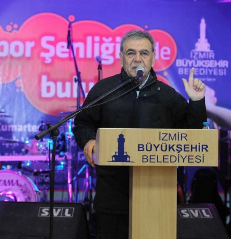 İzmir Büyükşehir Belediyesi 217 Amatör Kulübe Malzeme Yardımı Yaptı