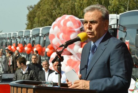 İzmir Büyükşehir Belediyesi 70 otobüsü daha teslim aldı