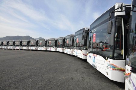 İzmir Büyükşehir Belediyesi 70 otobüsü daha teslim aldı