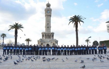İzmir Büyükşehir Belediyesi zabıtalarını eğitiyor