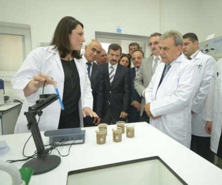 İzmir Büyükşehir Toprak ve Yaprak Analiz Laboratuvarı açıldı