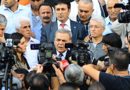 İzmir Büyükşehir'e, Büyükşehir davasına müdahil olup olmayacağı sorulacak