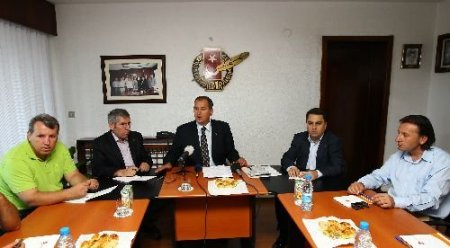 İzmir Gazeteciler Cemiyeti'nden Ergenekon Sanığı Balbay'a Destek