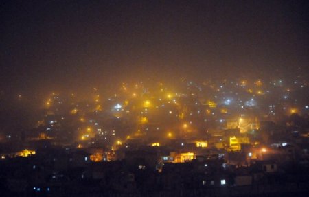 İzmir gece yoğun sis ve kirli havanın etkisinde kaldı