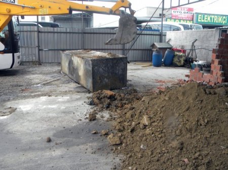 İzmir Gümrük Ekipleri 10 Numara Yağ Operasyonu Düzenledi